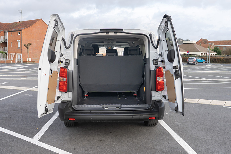 location-peugeot-expert-combi-03