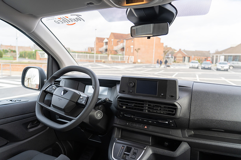 location-peugeot-expert-combi-05