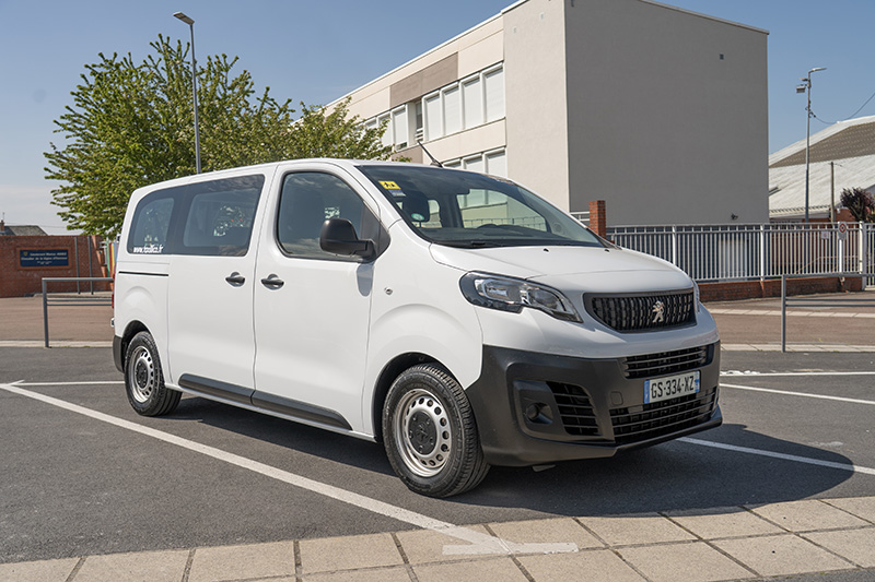 location-peugeot-e-expert-combi-02