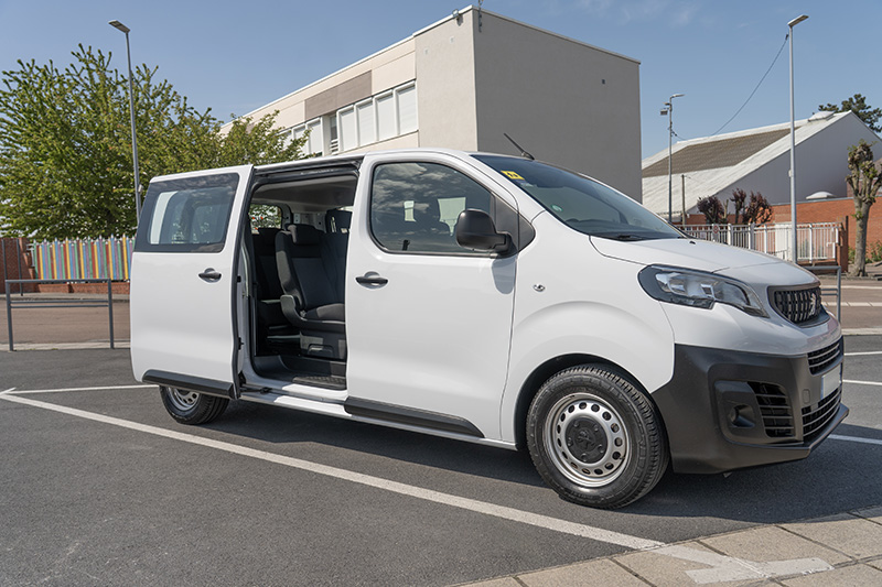 location-peugeot-e-expert-combi-03