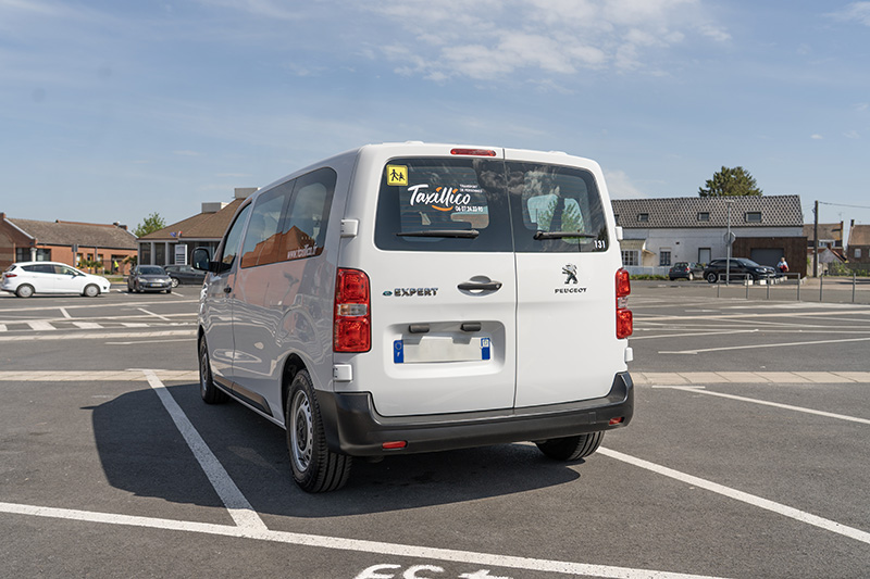 location-peugeot-e-expert-combi-04